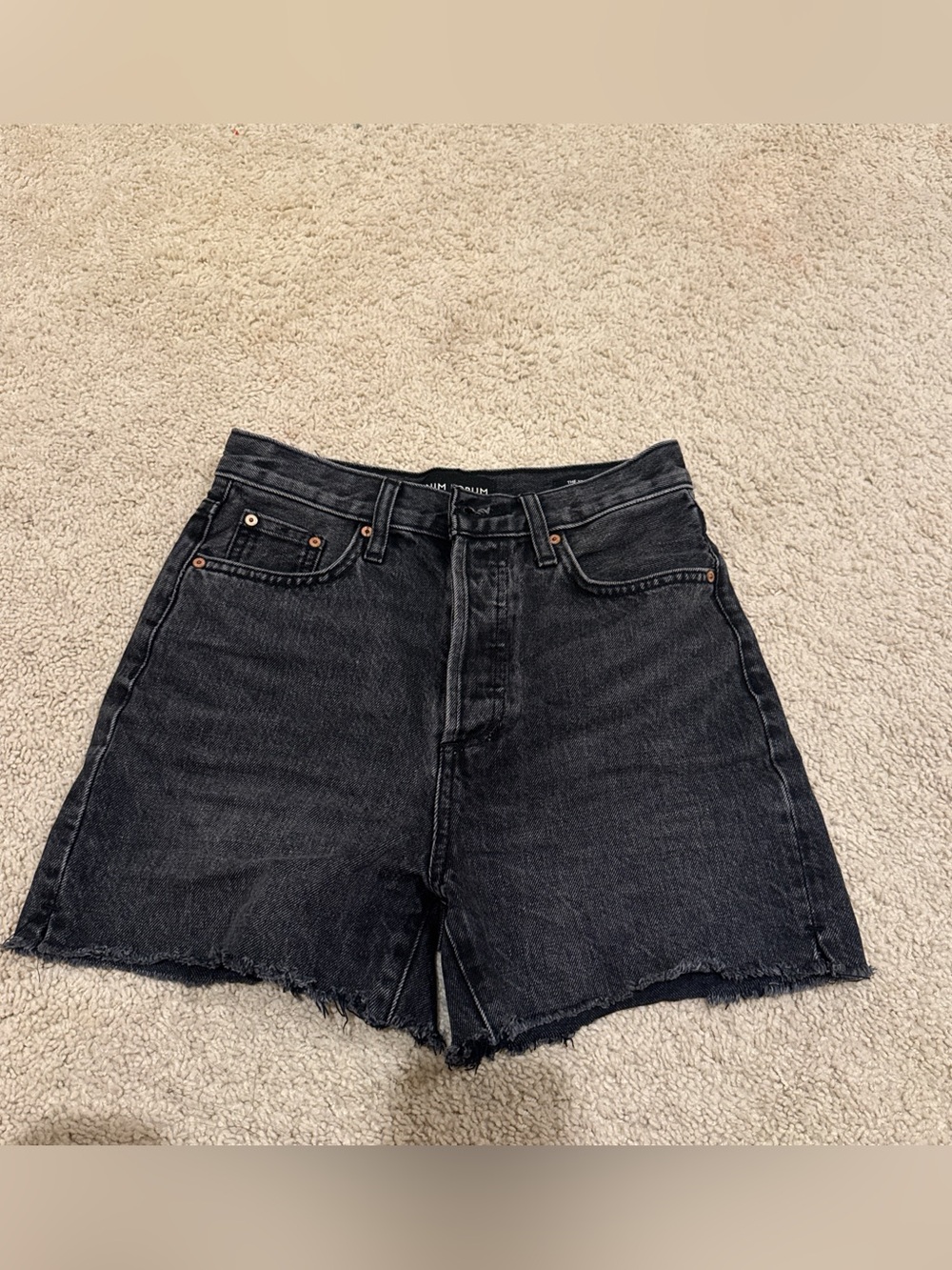 Aritzia denim forum yoko mid thigh black denim shorts. Size 24. Hardly worn.